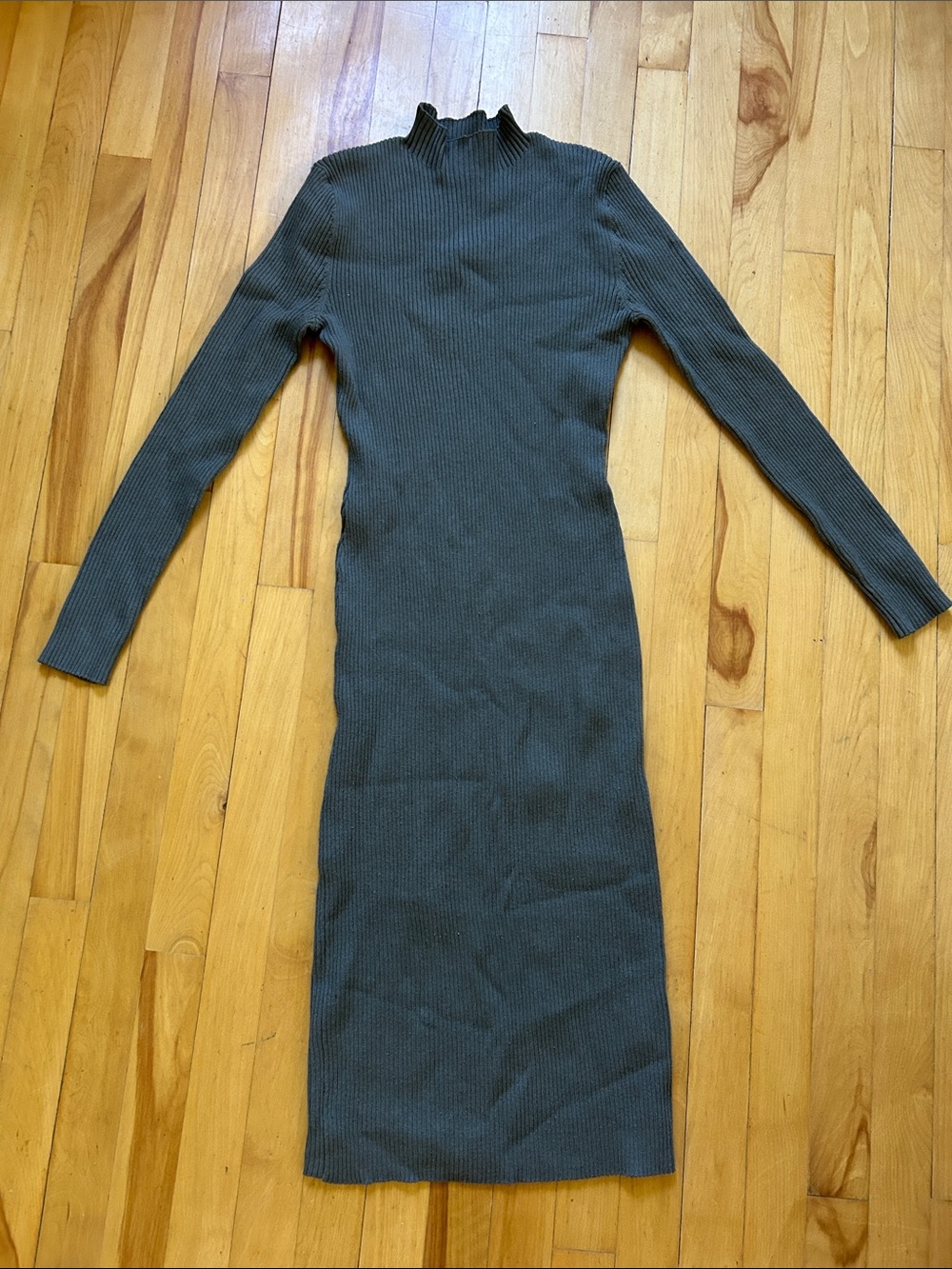 Ribbed Long Sleeve Mock Neck Midi Dress in Dark Green
